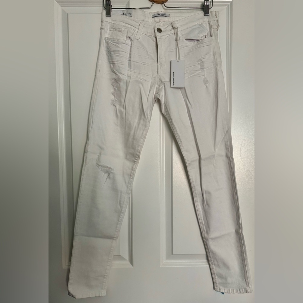 🆕 Flying Monkey White Women's Skinny Jeans. Size 30. NWT